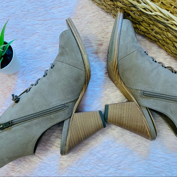 Altar'd State Rohanna Bootie 7.5 Tan Heeled Open - Picture 5 of 9